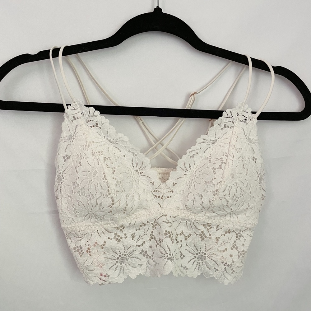 SOLD 🚫 PINK white floral lace bralette